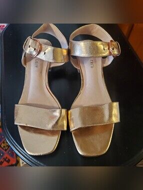 Chelsea Crew Metallic Rose Gold Gold Ankle Strap Used Sandals Leather Sole 9